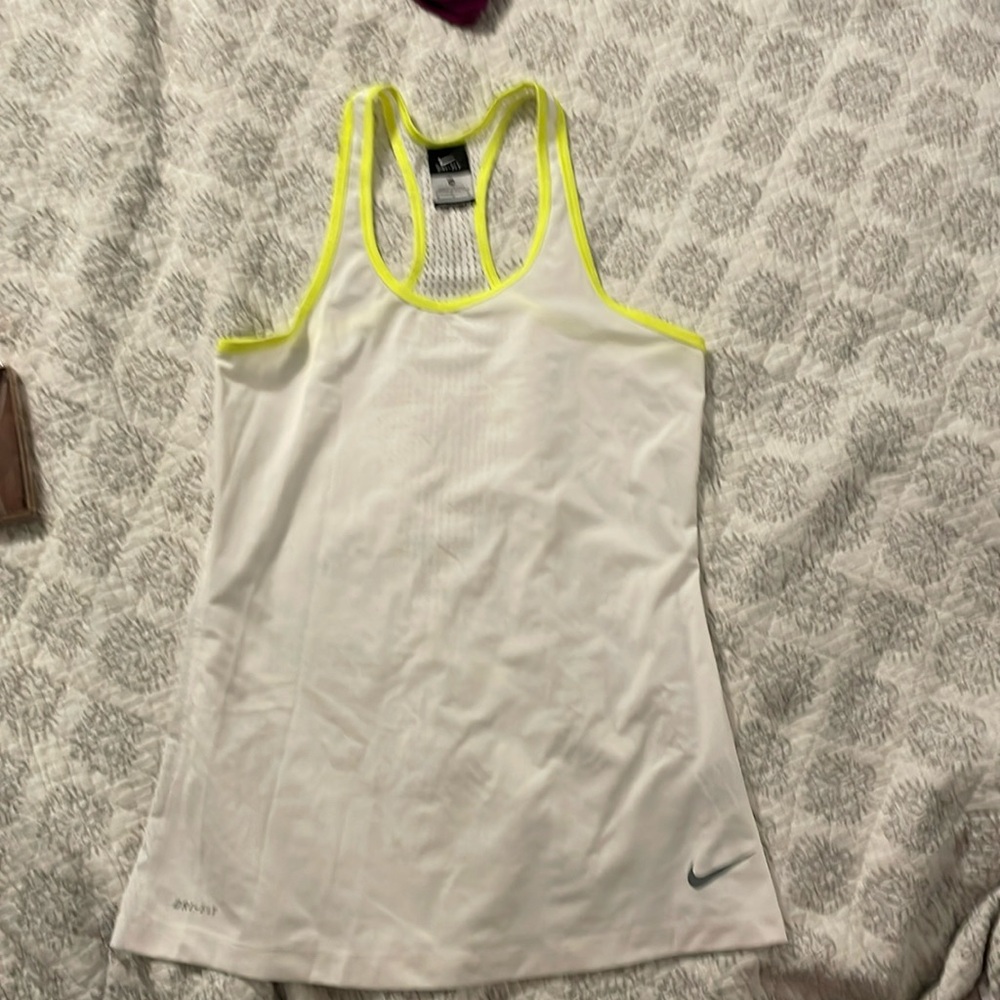 Nike Medium women’s tank